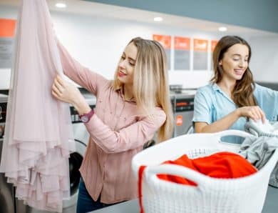 Lavage en interne ou blanchisserie externalisée : quelle solution est la plus rentable ?