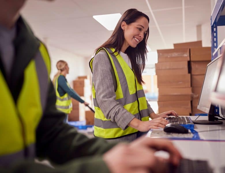 Stockage rotatif : comment améliorer l&rsquo;accès, la sécurité et la traçabilité des stocks ?